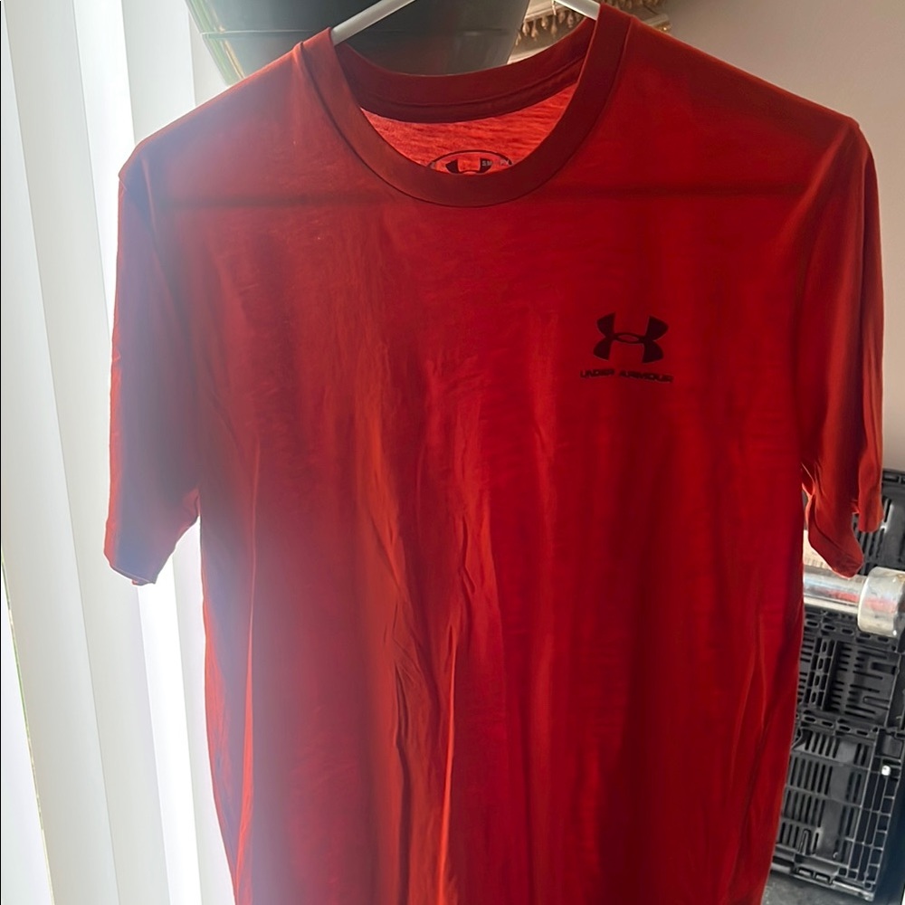 Under Armour Men's Vibrant Red Short Sleeve Tee